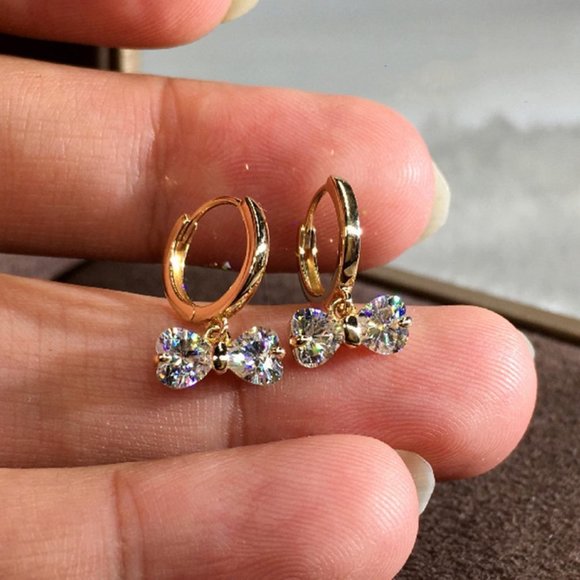 🎀18K Gold Hoop Huggies Exquisite Crystal Bowknot Drop Dangle EarringsUNVN12488 - Picture 1 of 6